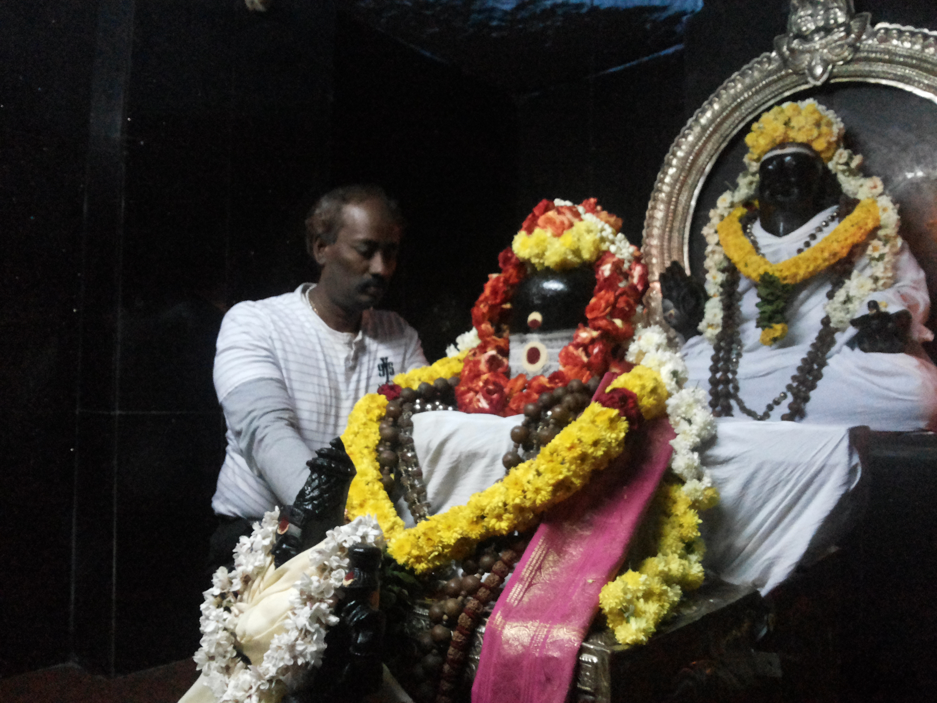 Guruji Sundar in union with Mahan Sri Gurulinga Swamigal